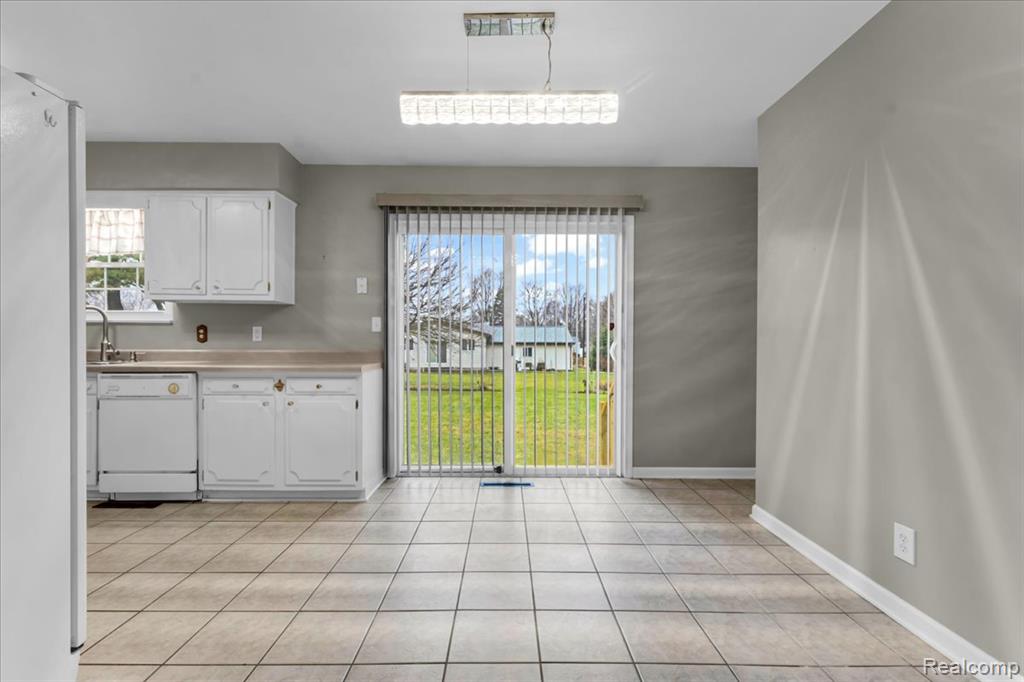 4460 Bristolwood Drive, Flint, MI 48507 — Photo 10