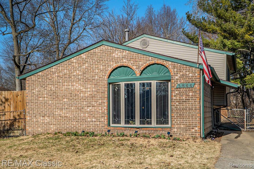5844 BIG PINE Drive, Ypsilanti, MI 48197 — Photo 7