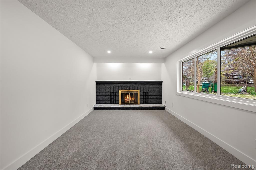 6141 Paramus, Clarkston, MI — Photo 17
