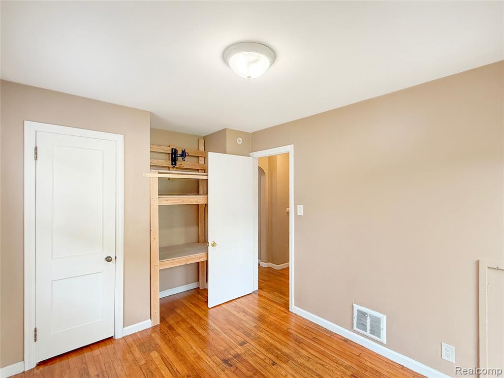 4993 Gateshead Street, Grosse Pointe, MI 48236 — Photo 14