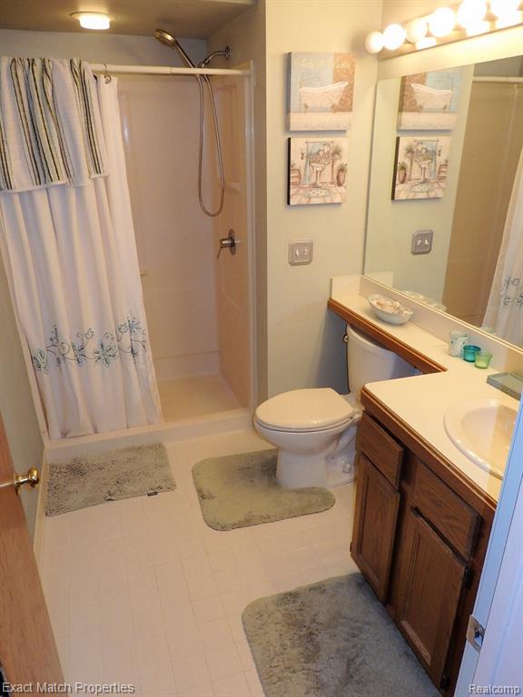 6896 NORTHCREST Way E, 15, Clarkston, MI — Photo 36