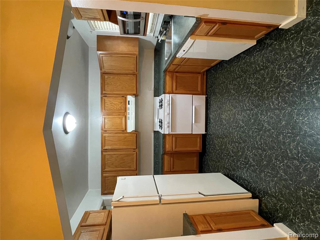 823 E 2nd Street, Royal Oak, MI 48067 — Photo 9