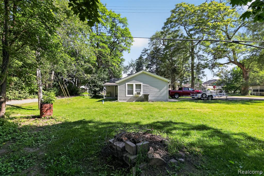 128 Front Drive, Whitmore Lake, MI 48189 — Photo 4