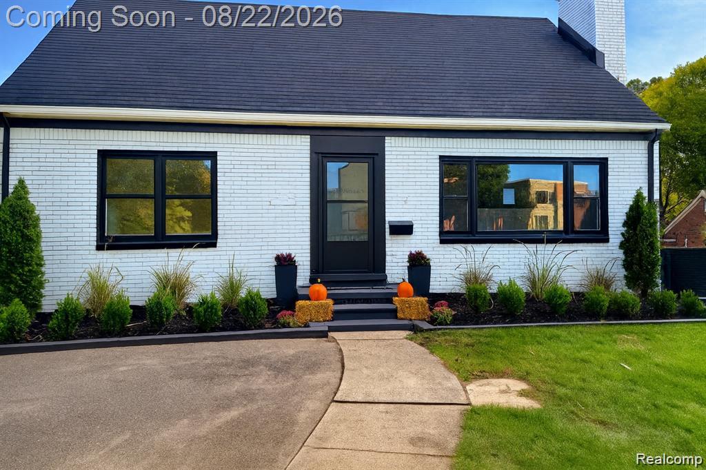1228 N Main Street, Rochester, MI 48307