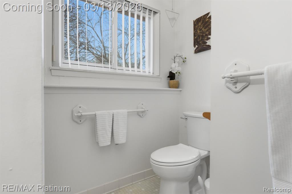 834 Abbey Lane, Milford, MI 48381 — Photo 16