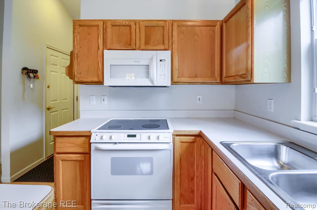 4435 Great Oaks Drive, Grand Blanc, MI 48439 — Photo 17