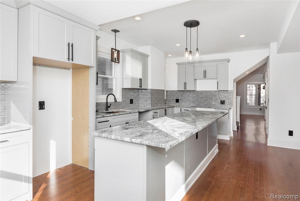 1583 Cadillac Boulevard, Detroit, MI 48214 — Photo 13