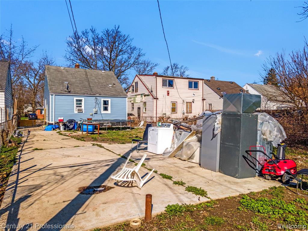 8040 Plainview Avenue, Detroit, MI 48228 — Photo 34