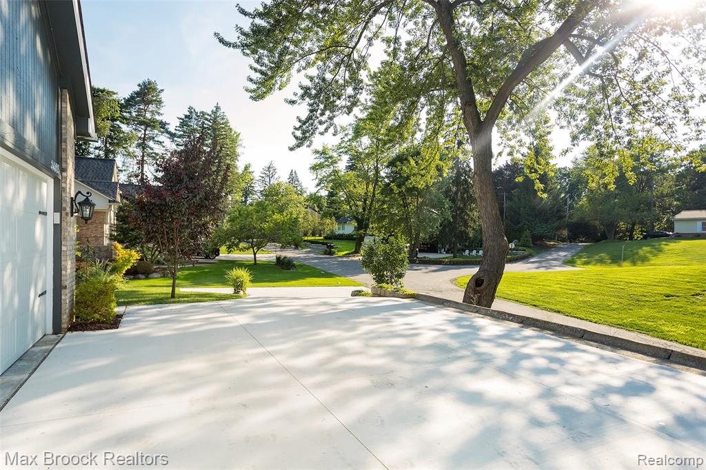 3685 Sunset Boulevard, Orchard Lake Village, MI 48324 — Photo 41
