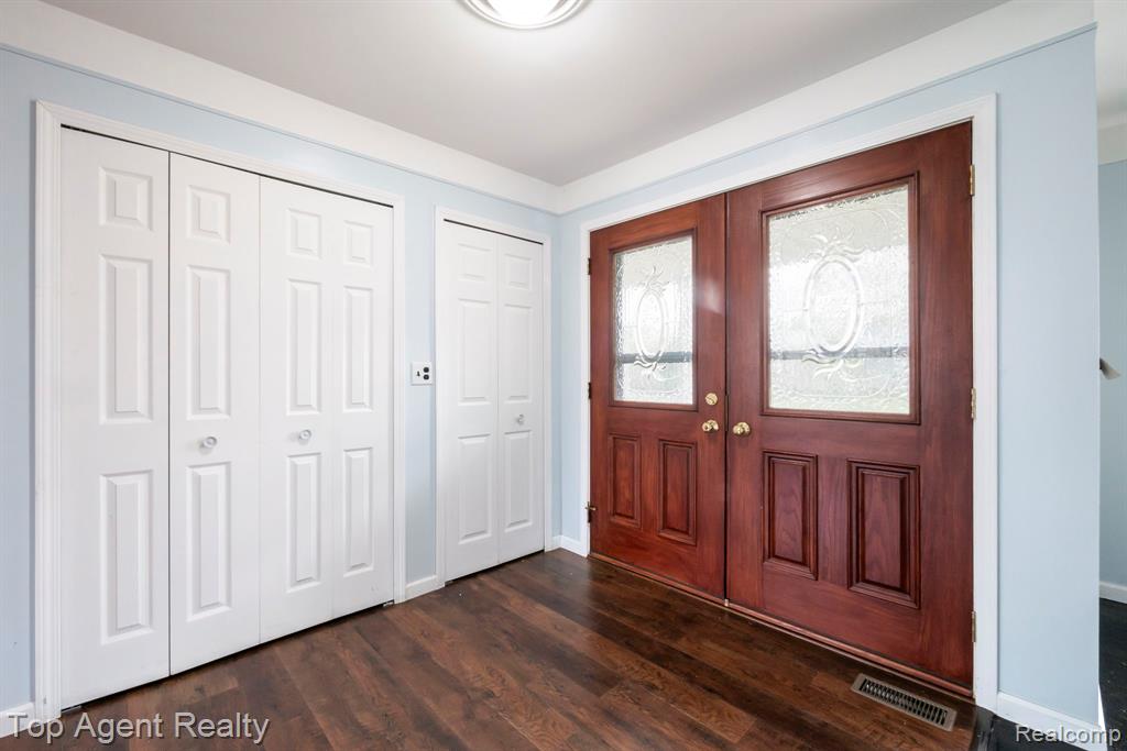 30151 Barbary Court, Warren, MI 48093 — Photo 13