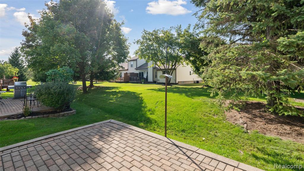 2096 Maplehurst Drive, Commerce Twp, MI 48390 — Photo 23