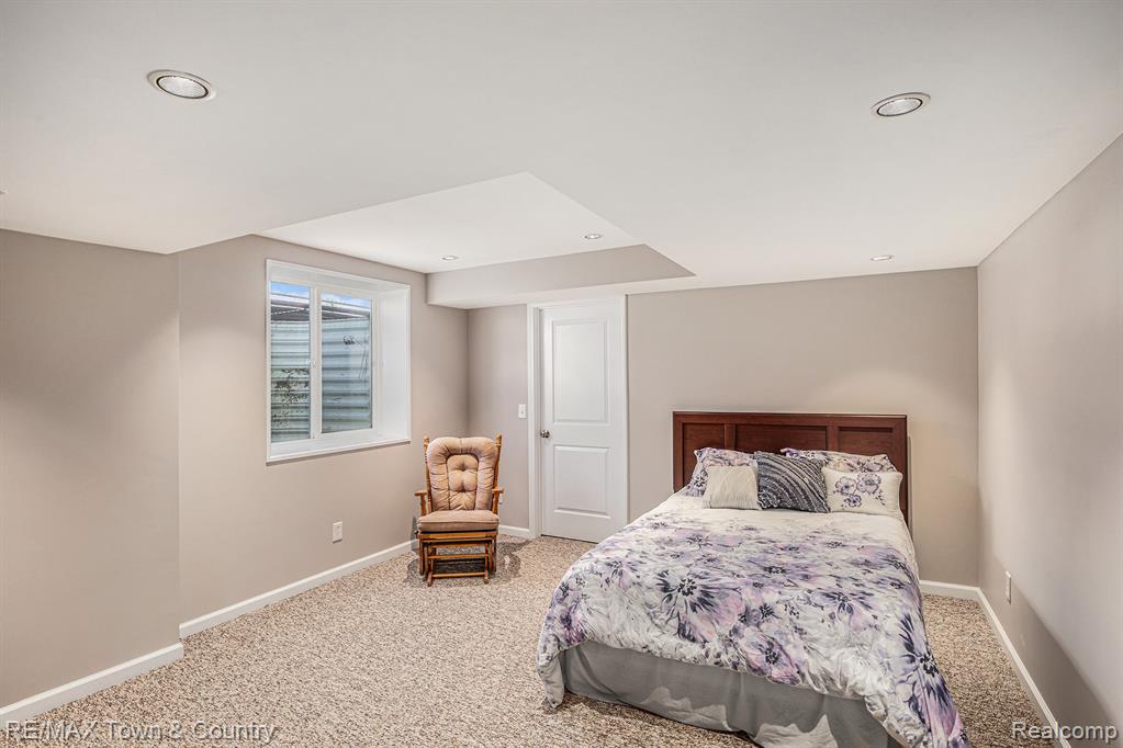 1535 Woodlake Lane, Grand Blanc, MI 48439 — Photo 28
