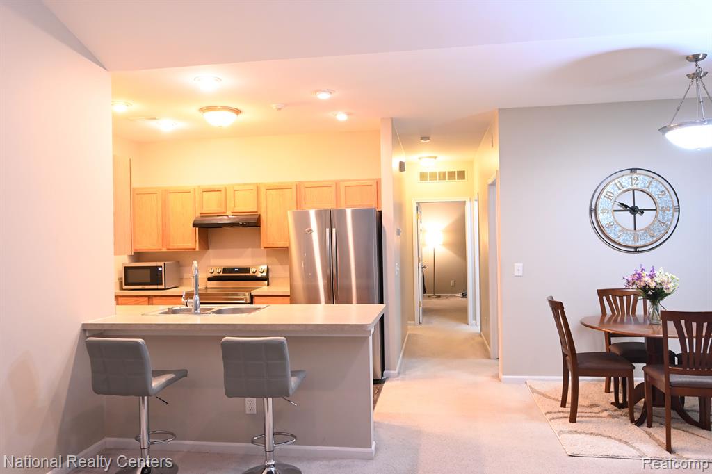 40564 BLYTHEFIELD Lane, Canton, MI 48188 — Photo 16