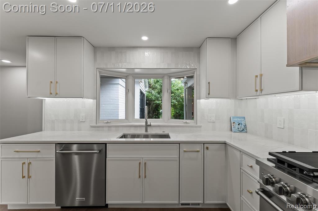 4154 Nearbrook Road, Bloomfield Hills, MI 48302 — Photo 16