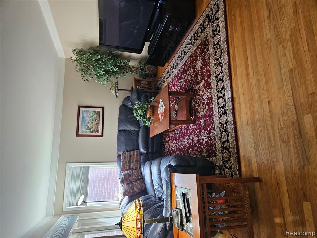 702 E Windemere Avenue, Royal Oak, MI 48073 — Photo 17