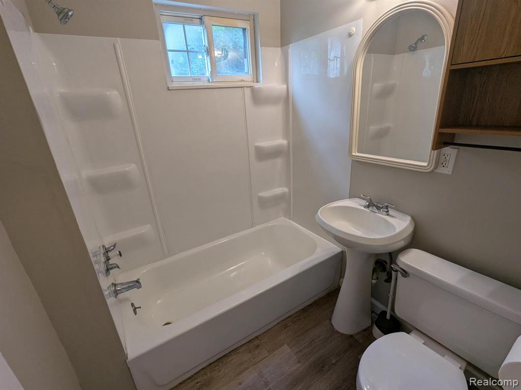 54 E PRINCETON Avenue, Pontiac, MI 48340 — Photo 11