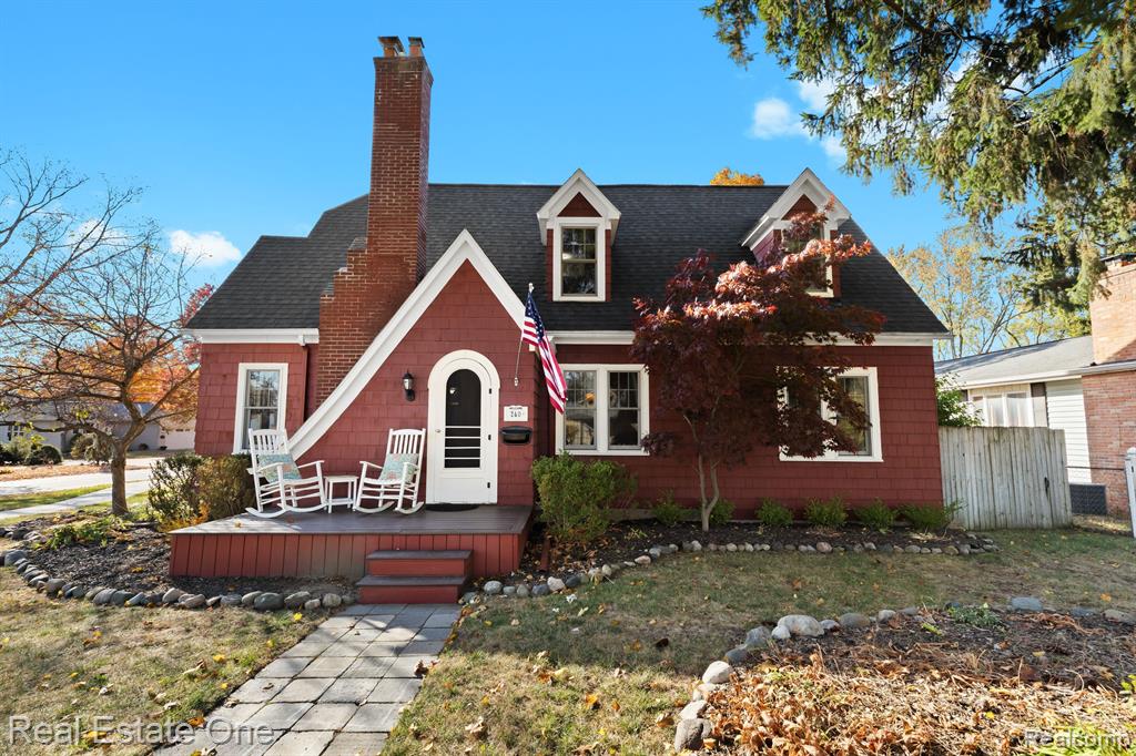 240 MONT EAGLE Street, Milford, MI 48381 — front exterior