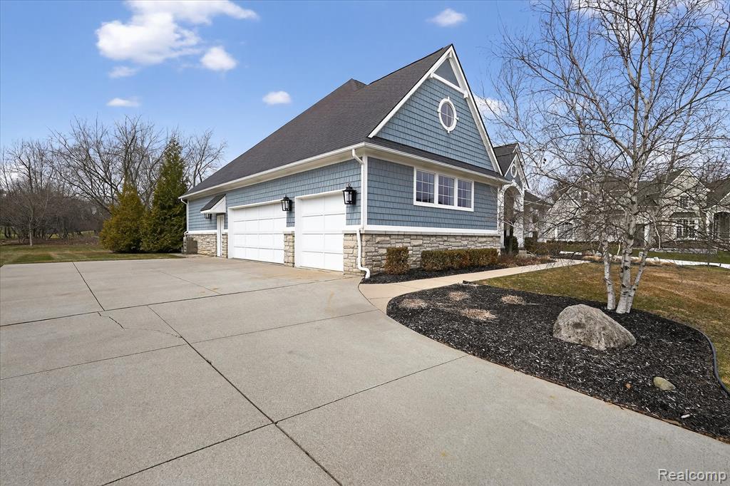 7247 Ardsley Lane, Clarkston, MI 48348 — Photo 2