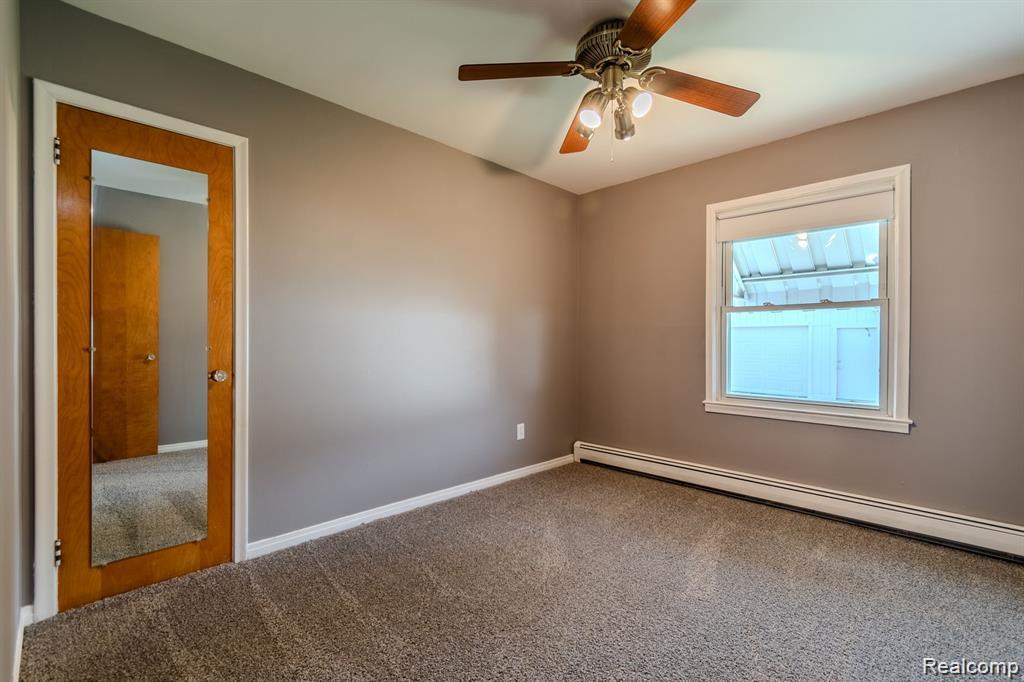 629 N VERMONT Avenue, Royal Oak, MI 48067 — Photo 8