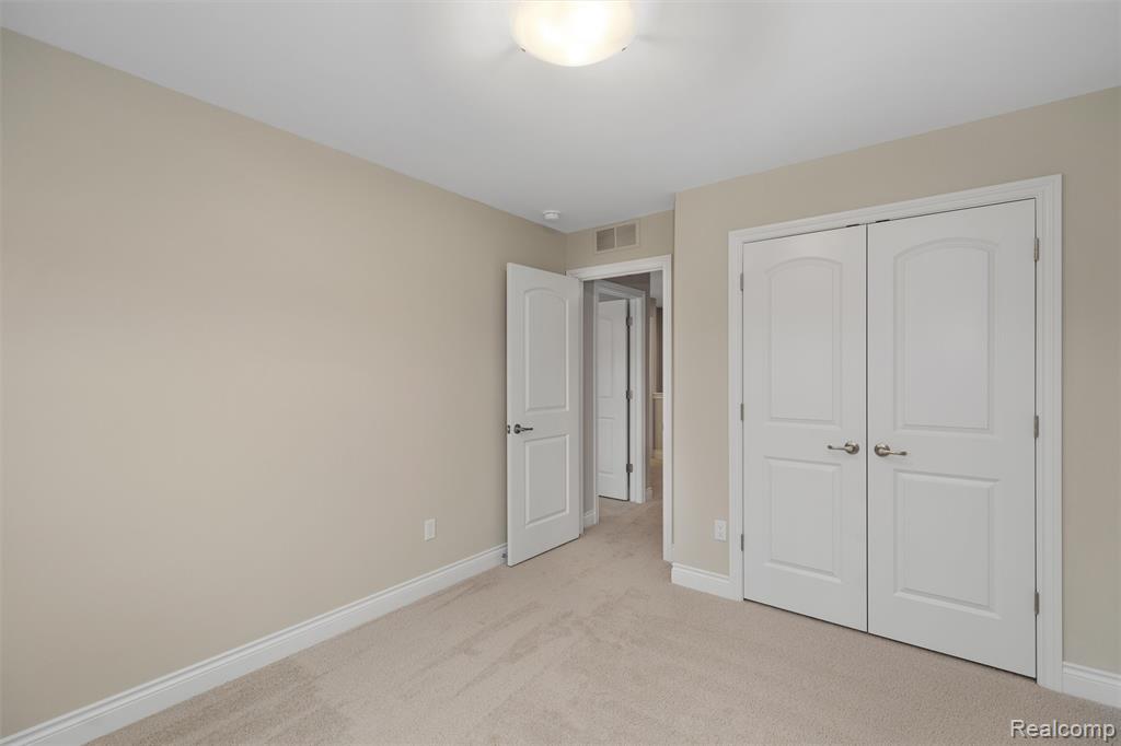 807 Balmoral Ln, Troy, MI 48085 — Photo 19