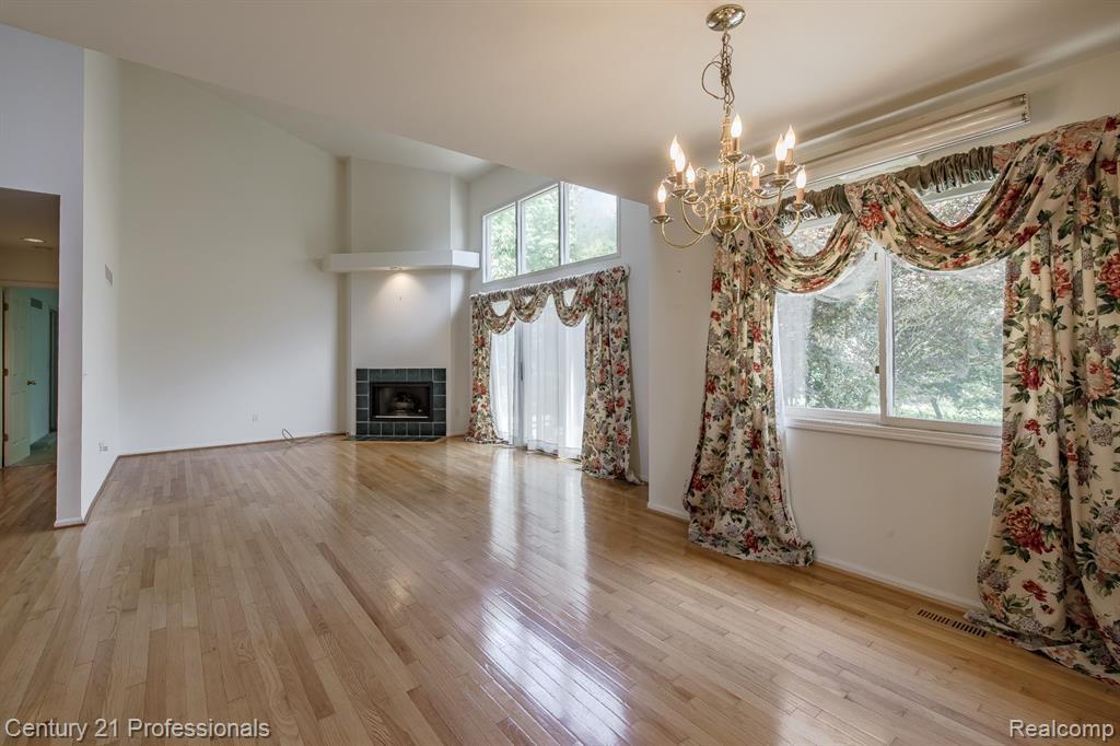 4970 Fox Chase Drive, White Lake, MI 48383 — Photo 16