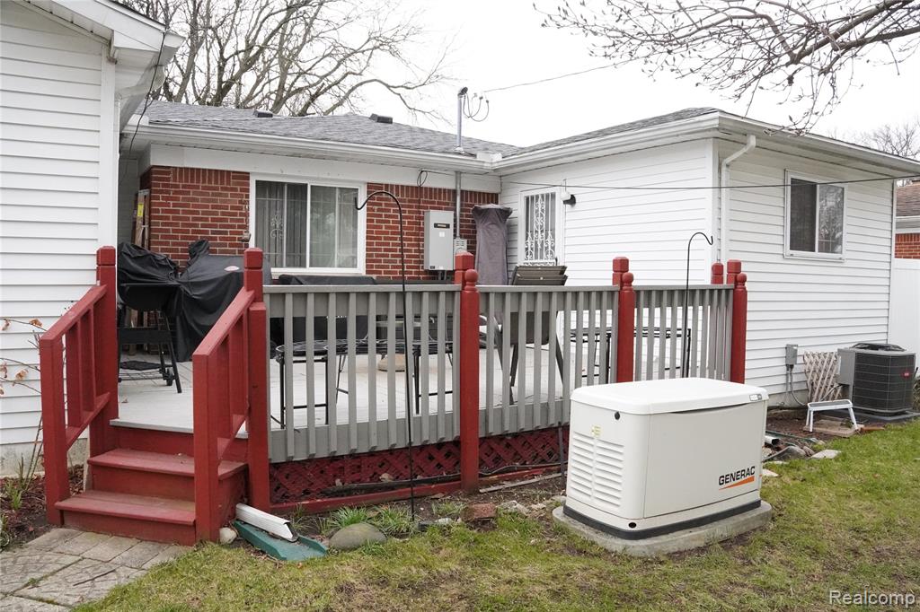 19445 McIntyre Street, Detroit, MI 48219 — Photo 28