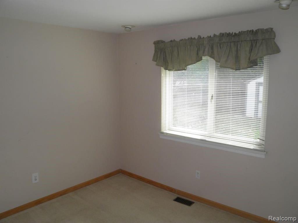 43805 HANFORD Road, Canton, MI 48187 — Photo 16