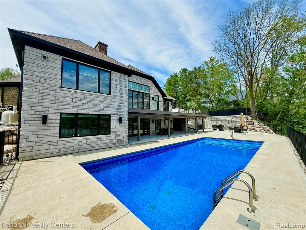 7050 Lake Shannon Court, Fenton, MI 48430 — Photo 56