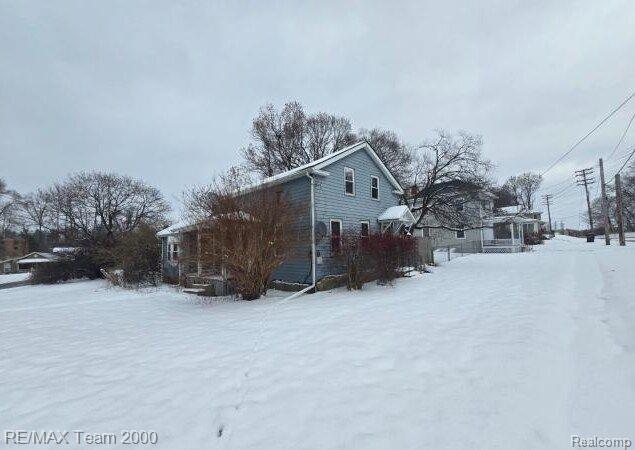 605 MONROE Street, Marshall, MI 49068 — Photo 5