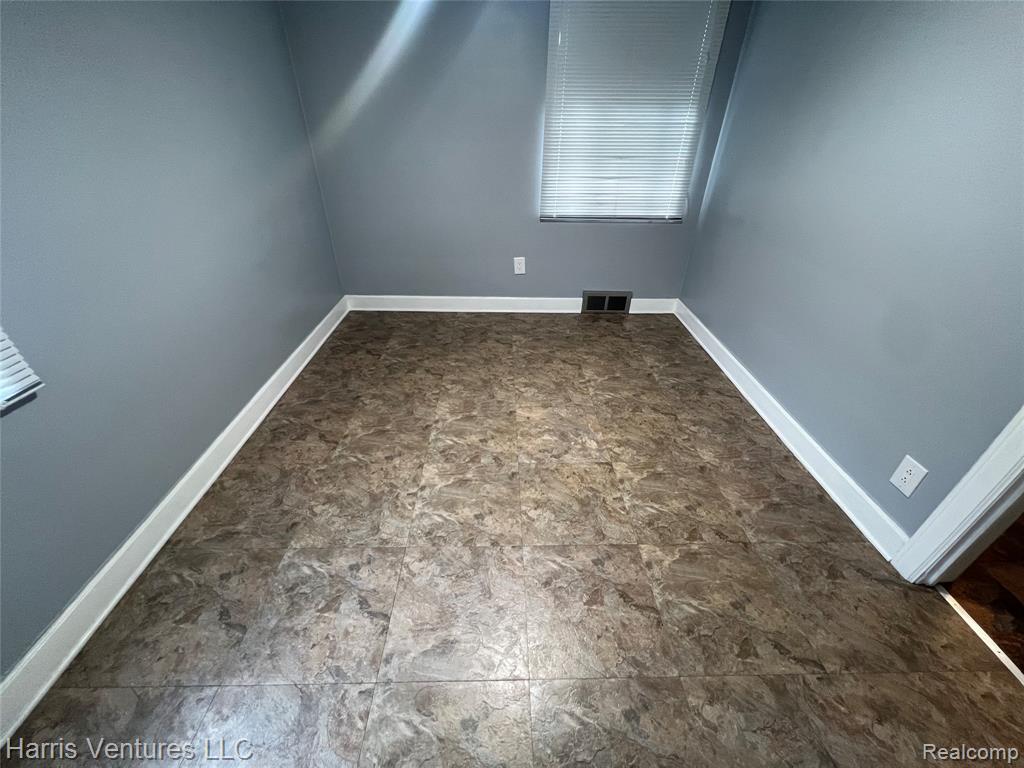 9527 E Outer Drive, Detroit, MI 48213 — Photo 22