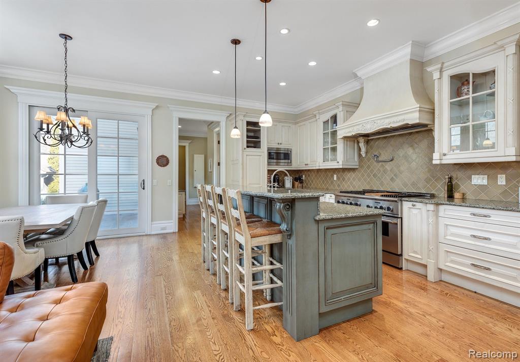 682 WALLACE Street, Birmingham, MI 48009 — Photo 12