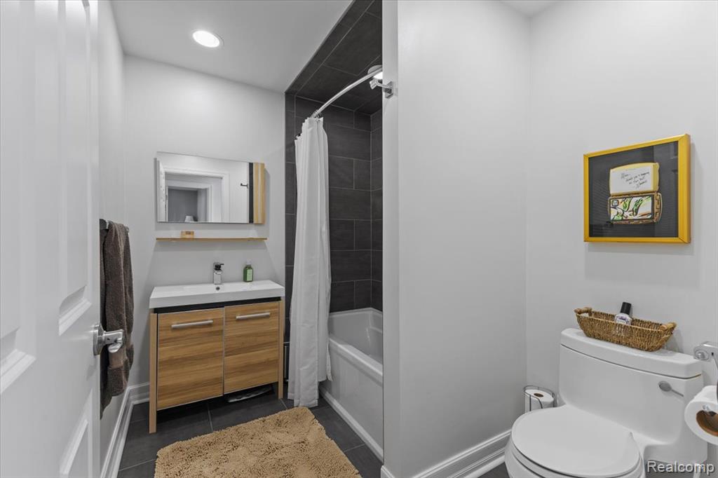 3301 Mann Road, Clarkston, MI, 00000