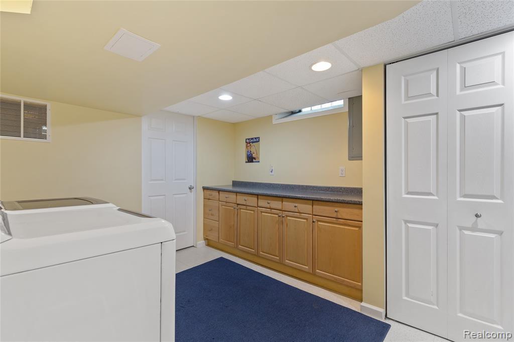 7406 Sussex Drive, Canton, MI 48187 — Photo 29