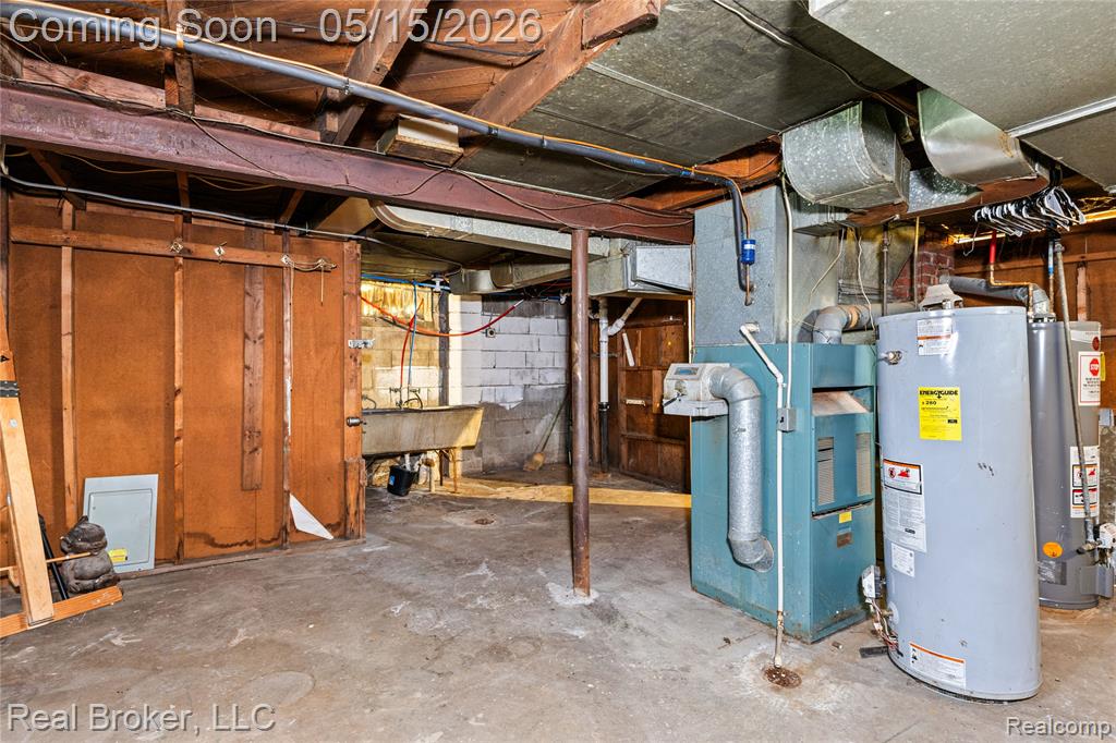 17486 Maine Street, Hamtramck, MI 48212 — Photo 32