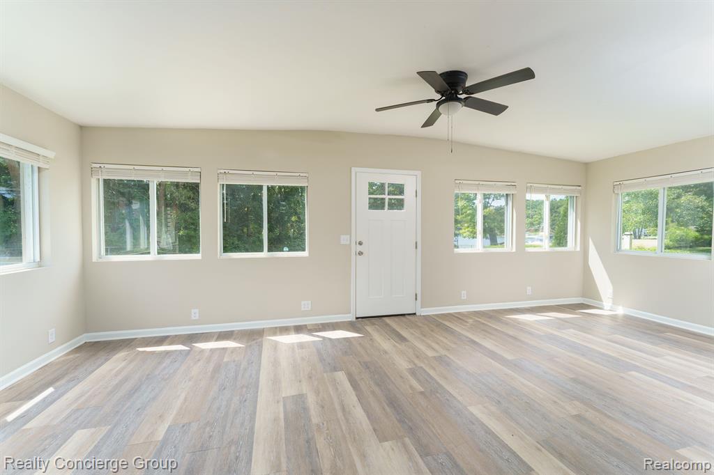 6340 ISLAND LAKE Drive, Brighton, MI 48116 — Photo 5
