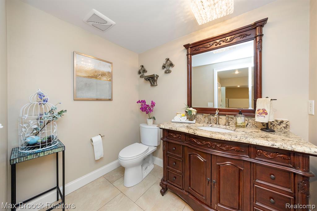 4619 MAURA Lane, West Bloomfield, MI 48323 — Photo 28