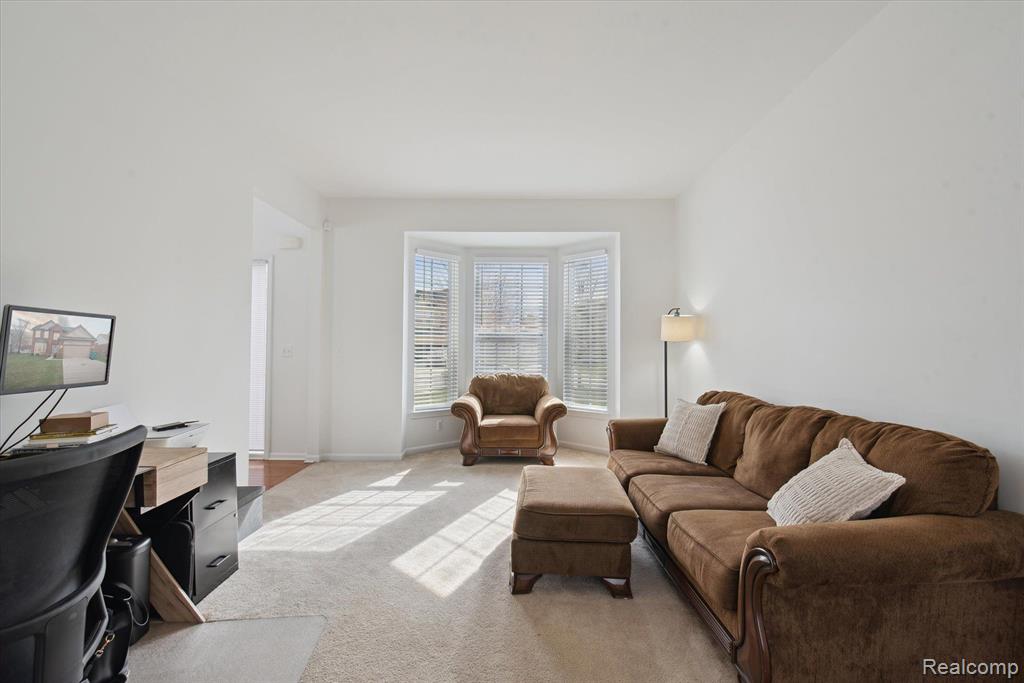 9998 ROLAN MEADOWS Drive, Belleville, MI 48111 — Photo 13