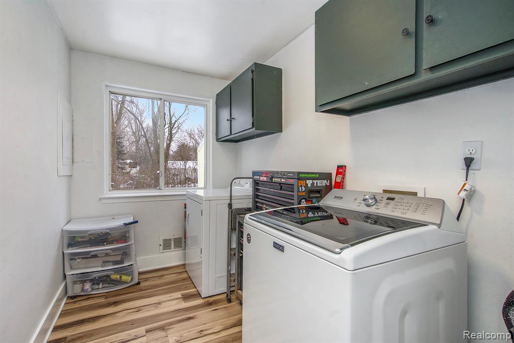 11 Metroview Court, Ann Arbor, MI 48108 — Photo 17