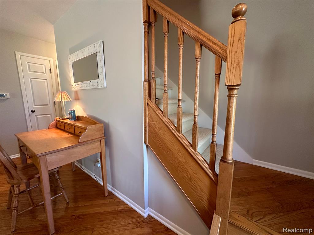 424 W ROCKWELL Street, Fenton, MI 48430 — Photo 8