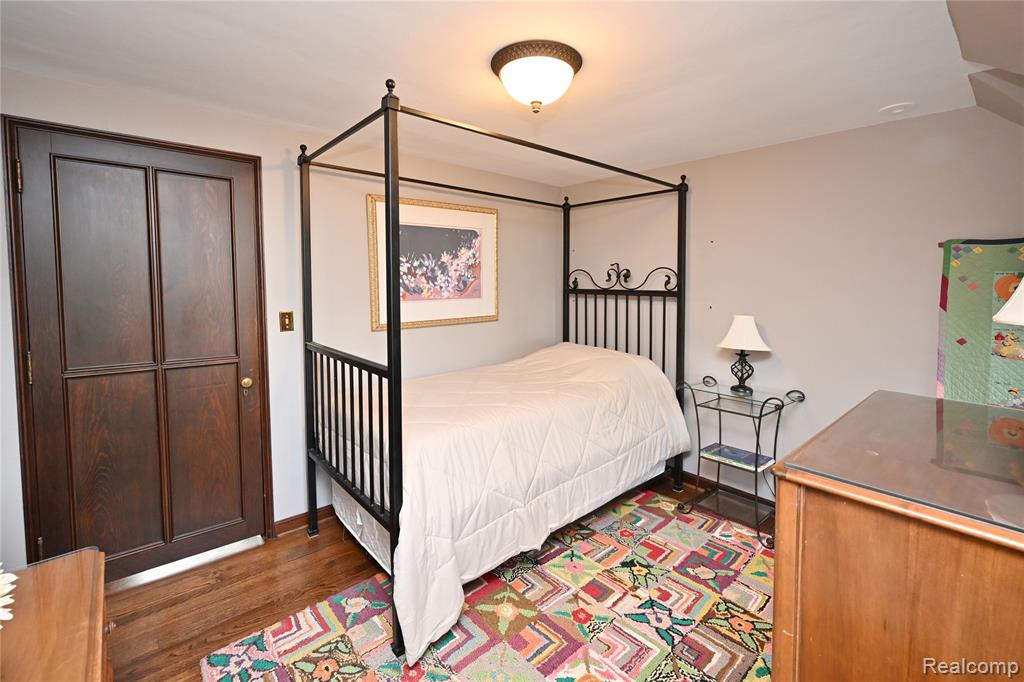 680 Wimbleton Drive, Birmingham, MI 48009 — Photo 31