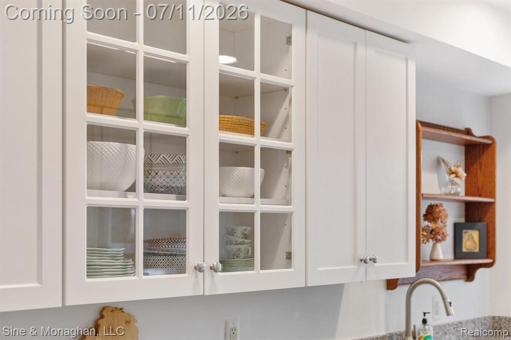 679 NEFF Road, Grosse Pointe, MI 48230 — Photo 17