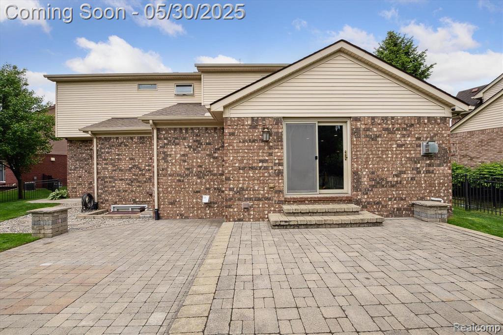 9267 Richfield, Livonia, MI 48150 — Photo 41
