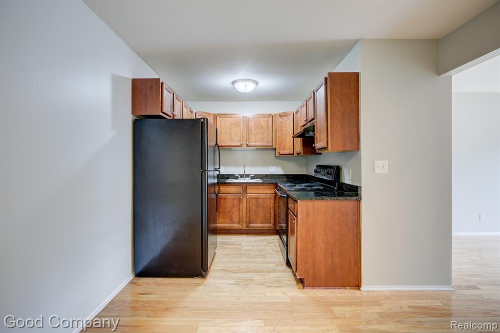 2445 TORQUAY Avenue, 203, Royal Oak, MI 48073 — Photo 10