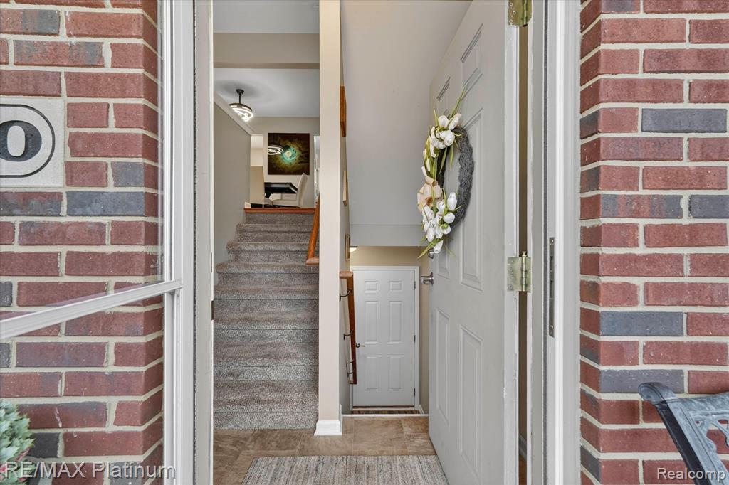 730 Eagle Drive, 14, Fenton, MI 48430 — Photo 4