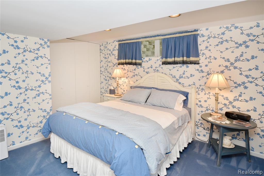2026 W Bend Court, Bloomfield Hills, MI 48302 — Photo 33