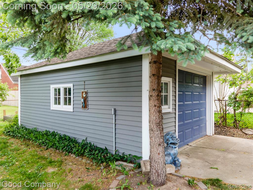 525 Helene Avenue, Royal Oak, MI 48067 — Photo 27