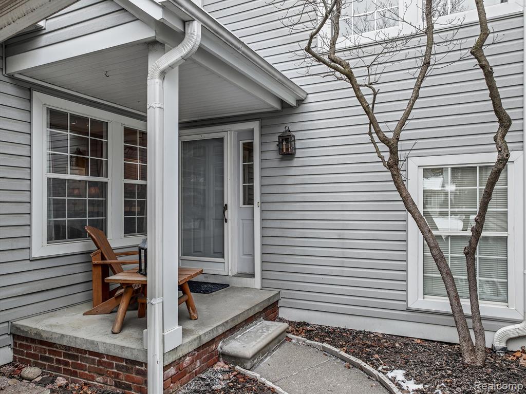 1111 Fairways Boulevard, Troy, MI 48085 — Photo 2