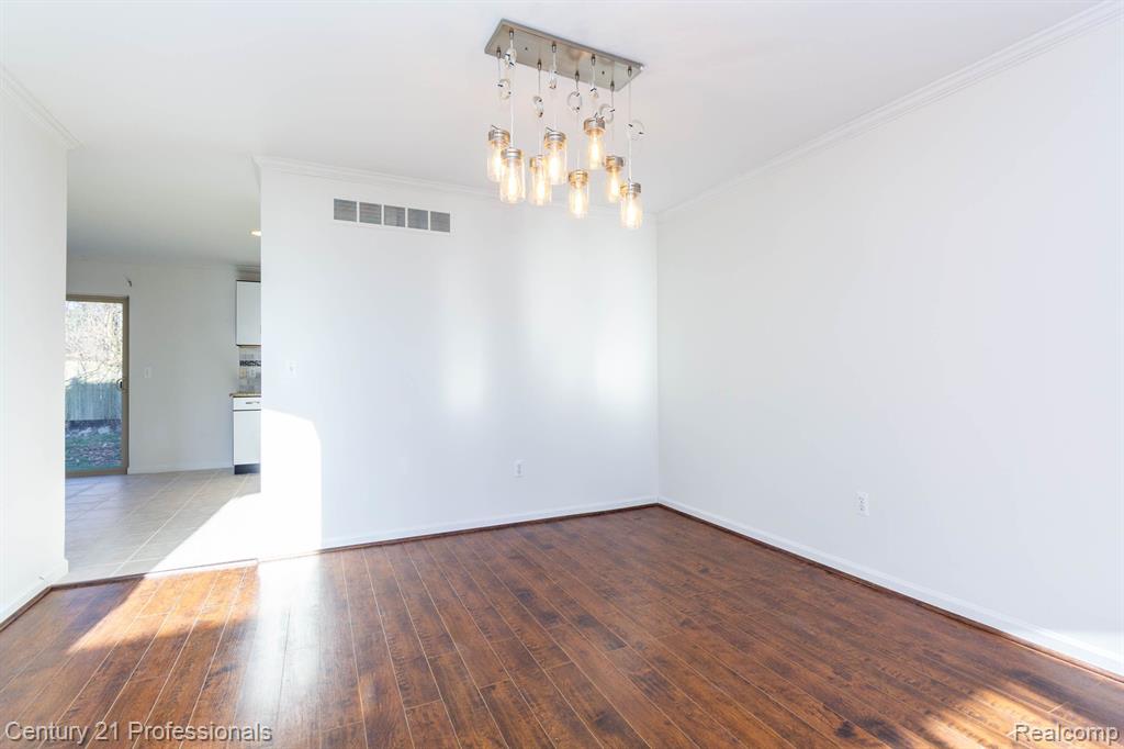 6173 ELARZ Drive, Troy, MI 48085 — Photo 8