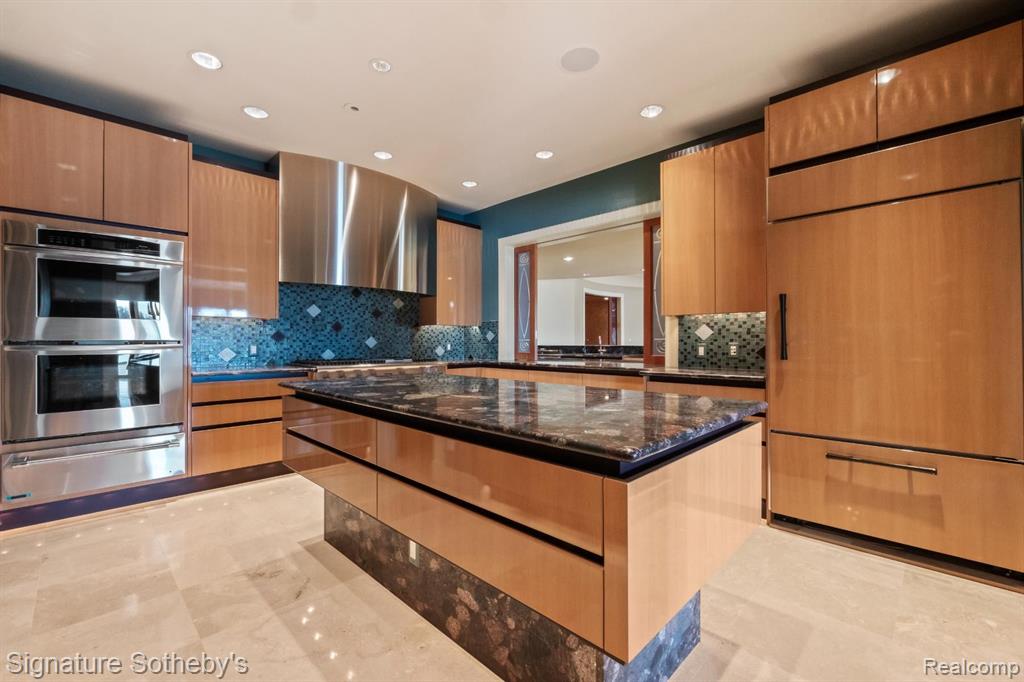 82 CHATEAUX DU LAC, Fenton, MI 48430 — Photo 17