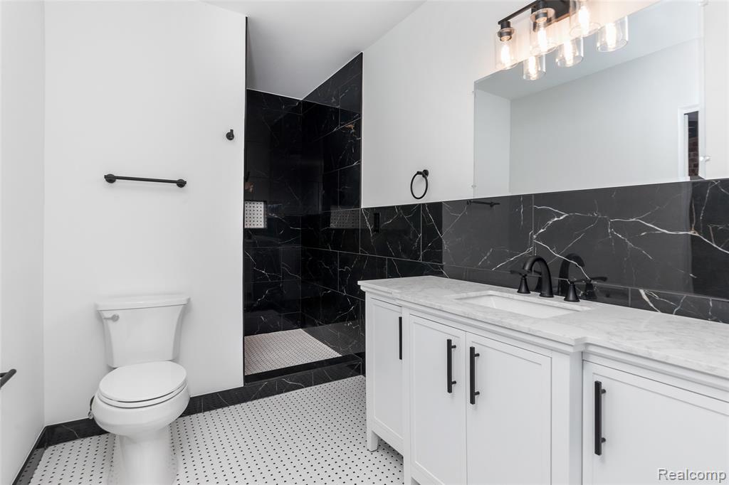 1583 Cadillac Boulevard, Detroit, MI 48214 — Photo 24